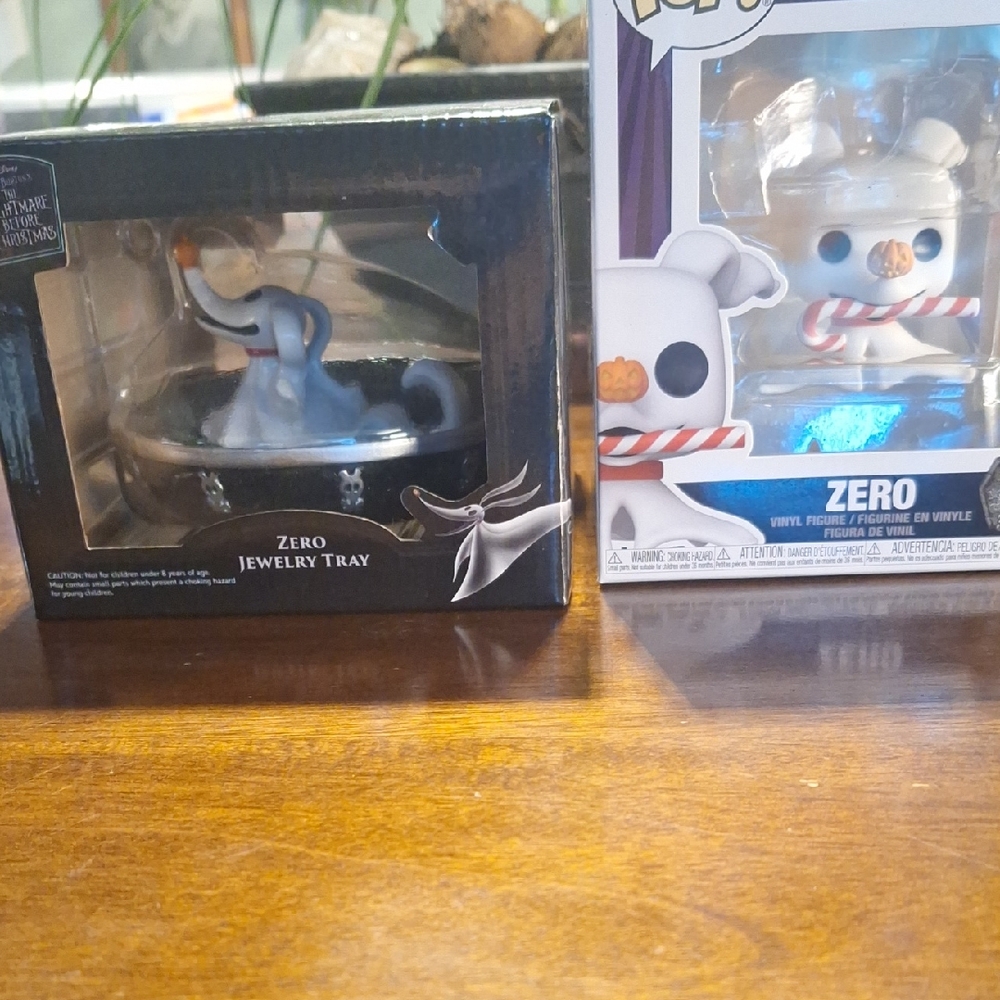 Funko Pop! Zero Vinyl Figure and Jewelry Tray Set - White and Black